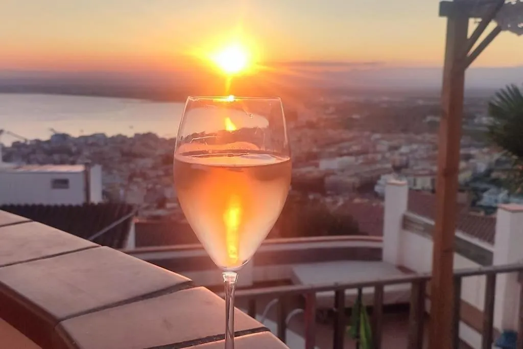 Villa Margarita - Amazing Views! Roses 0*,