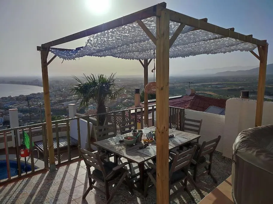 Villa Margarita - Amazing Views! Roses