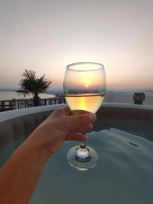 Villa Margarita - Amazing Views! Roses